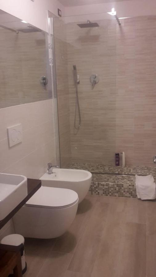 Brezza Marina Bed & Breakfast Marina Di Carrara Ngoại thất bức ảnh