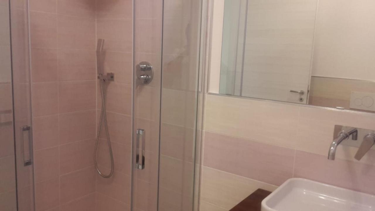 Brezza Marina Bed & Breakfast Marina Di Carrara Ngoại thất bức ảnh