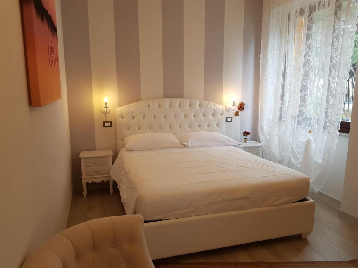 Brezza Marina Bed & Breakfast Marina Di Carrara Ngoại thất bức ảnh